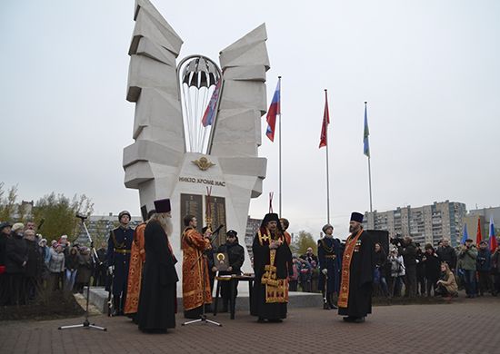 Памятник посвященный псковским десантникам. Санк-Петербург