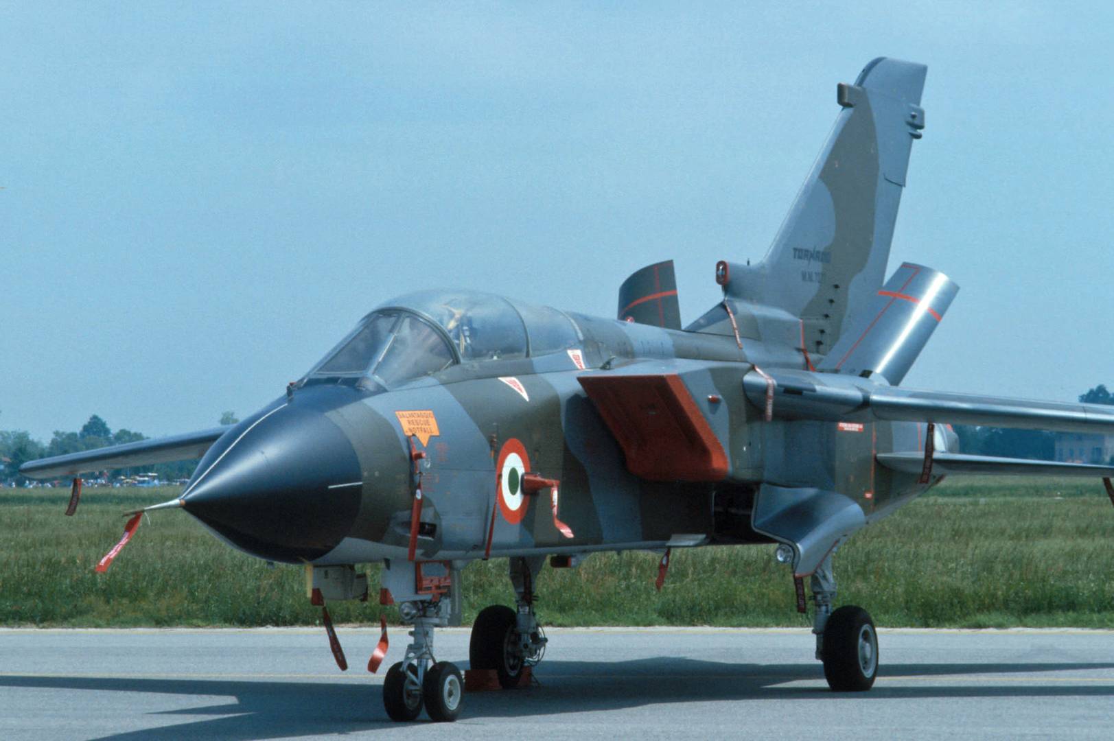 Истребитель Panavia Tornado ECR/IDS итальянских вооруженных сил