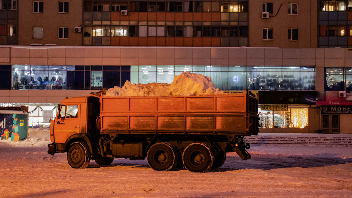 Машина со снегом