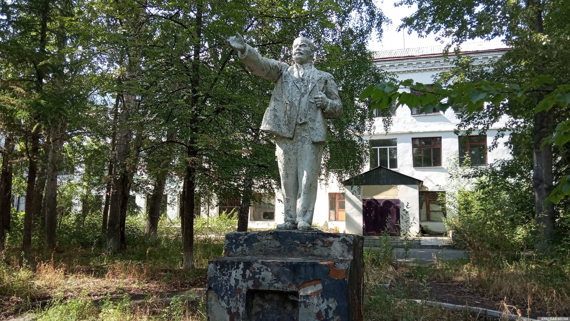 Памтник Ленину в Кургане на улице Карбышева. 2020 год