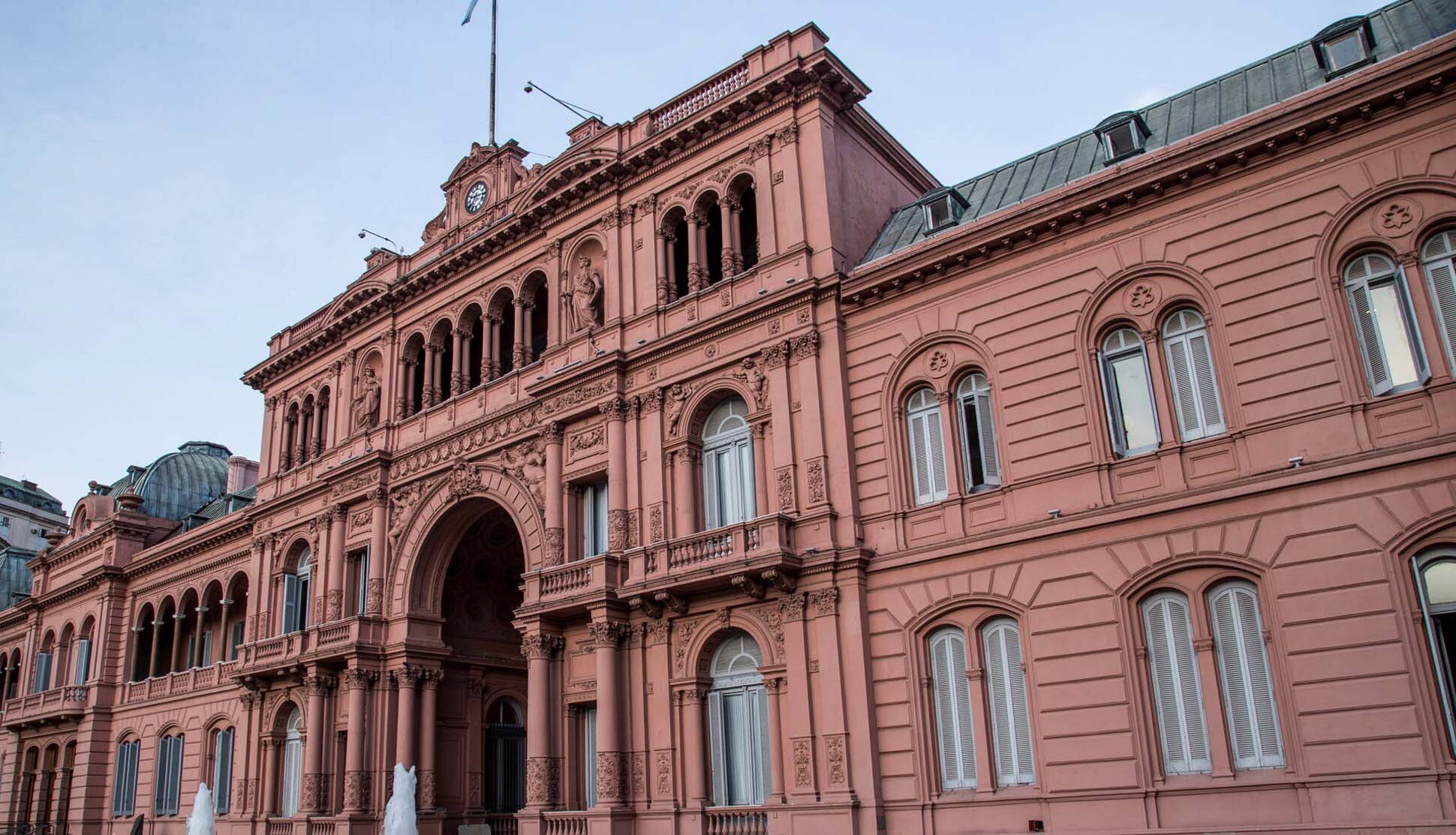 Розовый дворец — официальная резиденция правительства Аргентины