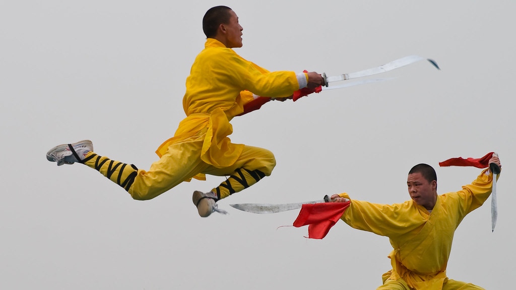 Выступление монахов монастыря Шаолинь