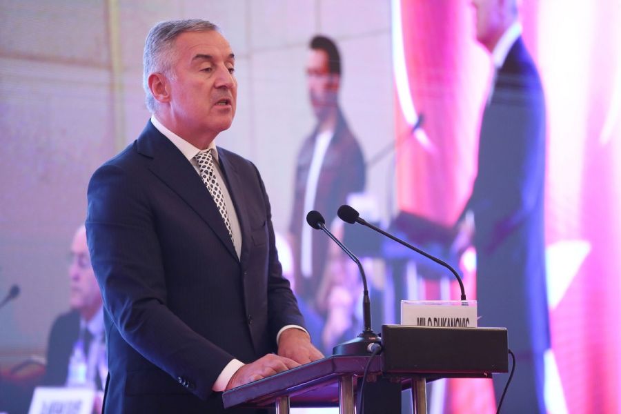 Президент Черногории заявил, что страну ждут серьезные испытания