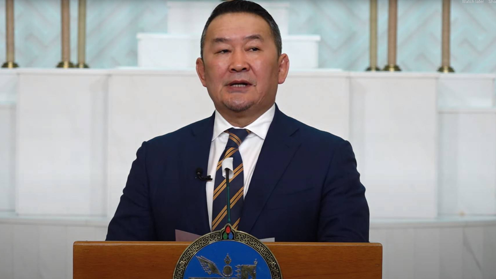 Президент Монголии Баттулга зачитал указ о роспуске правящей партии