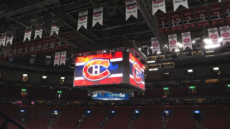 Логотип Montreal Canadiens на табло