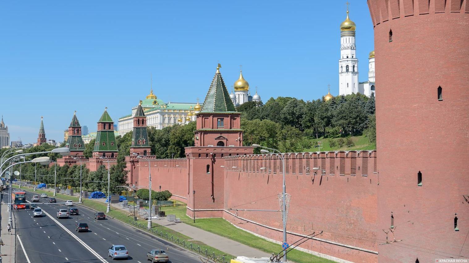 Кремль со стороны Кремлёвской набережной, Москва. 13.07.2014