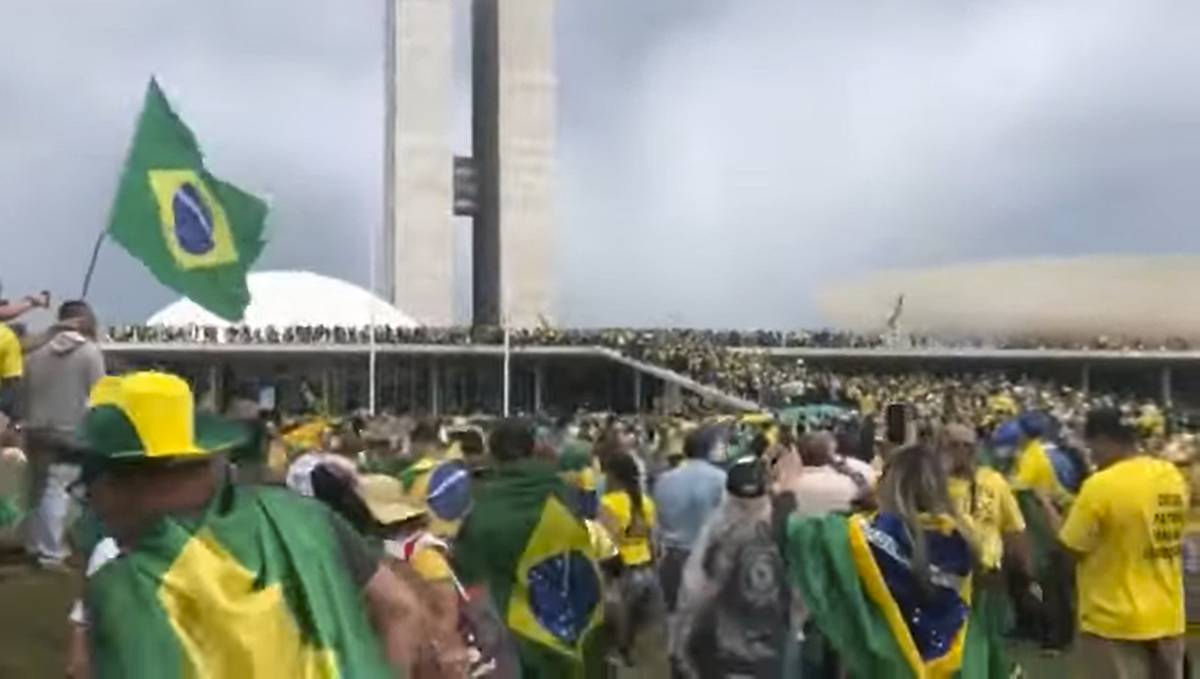 Протестующие захватывают здание Национального конгресса Бразилии