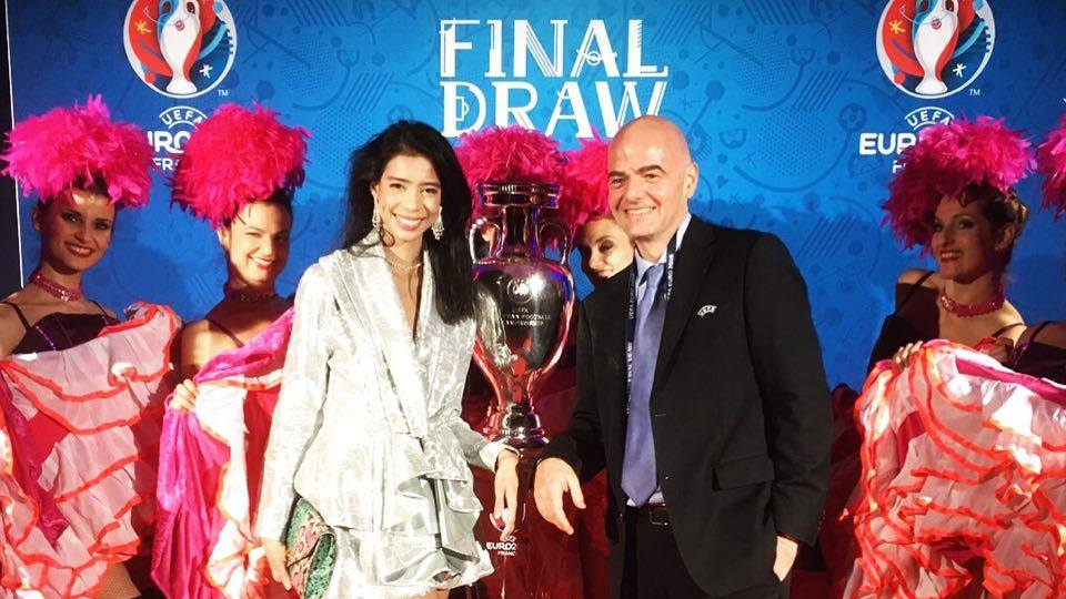 Ванесса Модели с президентом ФИФА Джанни Инфантино