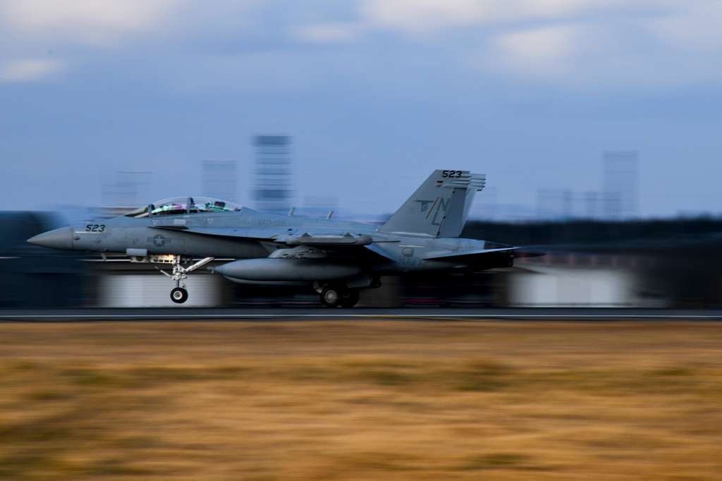 Авиабаза Мисава. Япония