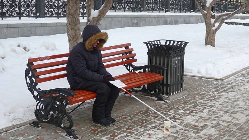 Слепой инвалид ищет работу в центре Екатеринбурга