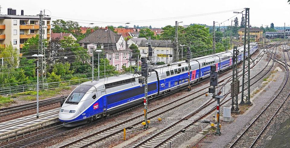 Французский скоростной поезд TGV