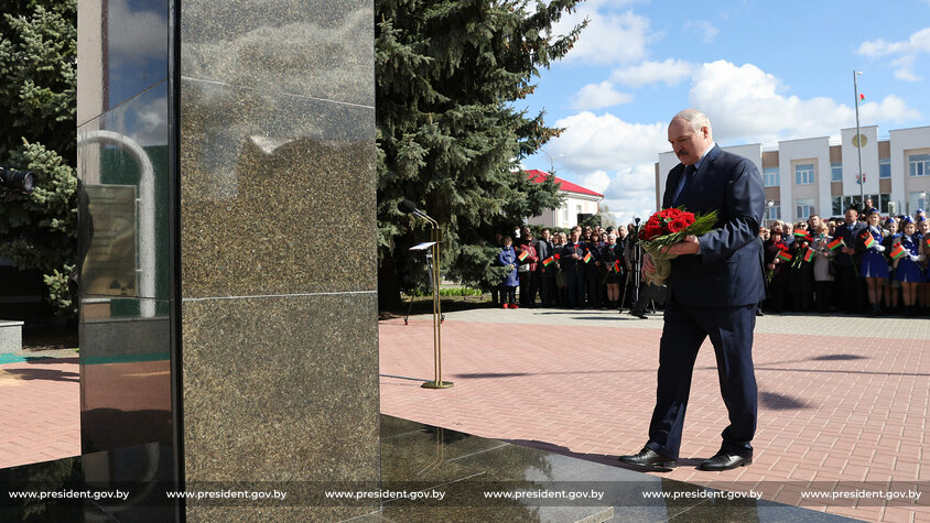 Лукашенко почтил память ликвидаторов аварии на ЧАЭС