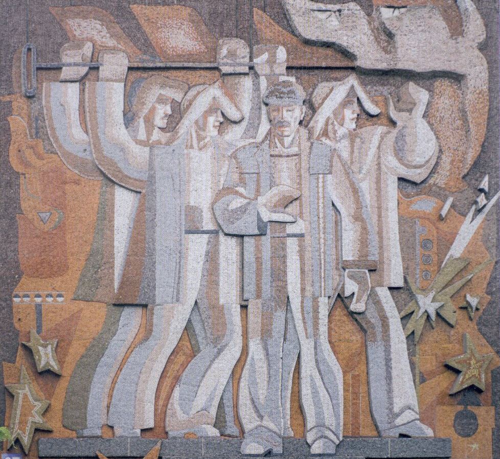 Мозаика «Сталевары» на жилом здании. Кривой Рог