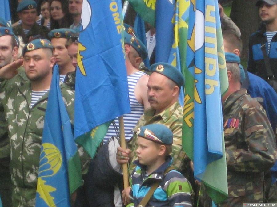 На митинге в сквере имени Василия Филипповича Маргелова. Санкт-Петербург. 02.08.2019