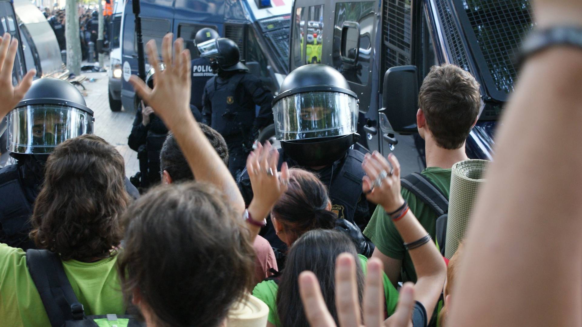 Полиция и протестующие