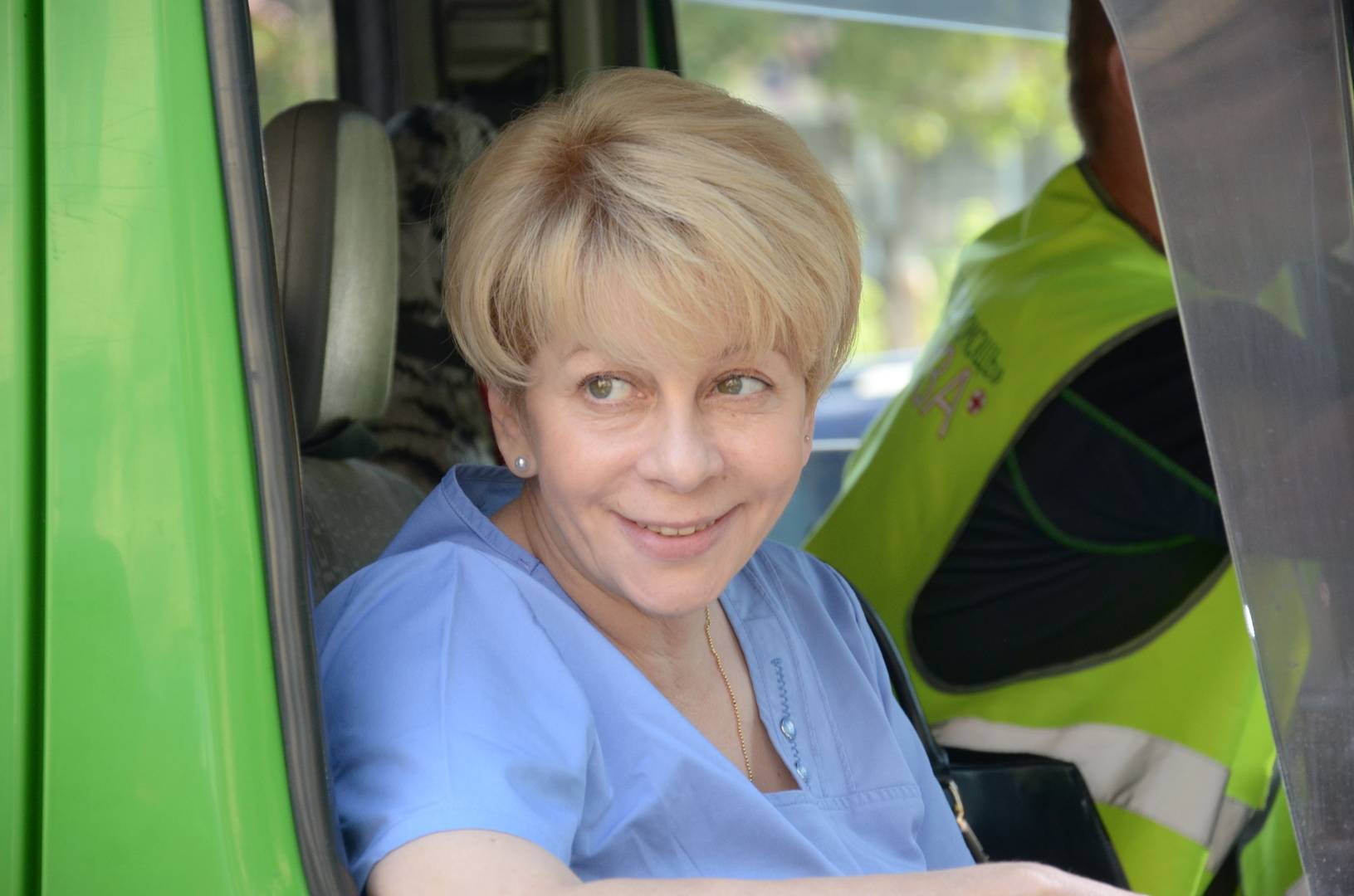Елизавета Глинка (доктор Лиза) во время эвакуации детей из Донецка на лечение в Москву, 2015 год