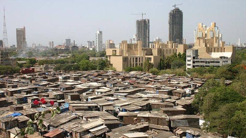 Небоскрёбы и трущобы. Мумбаи. Индия