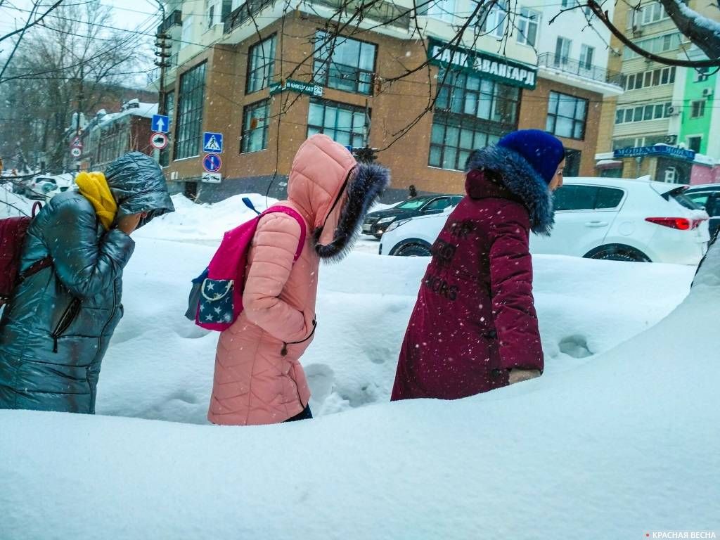 Дети на улице Саратова