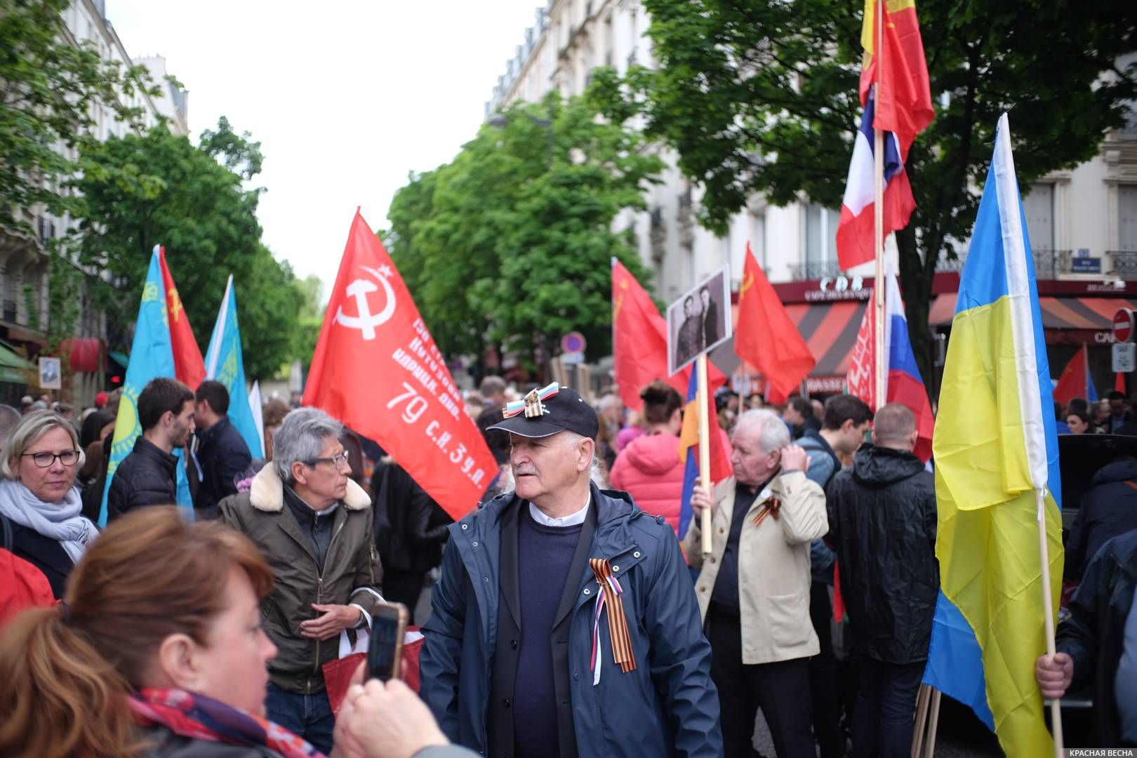 «Бессмертный полк» в Париже 8 мая 2019 года.