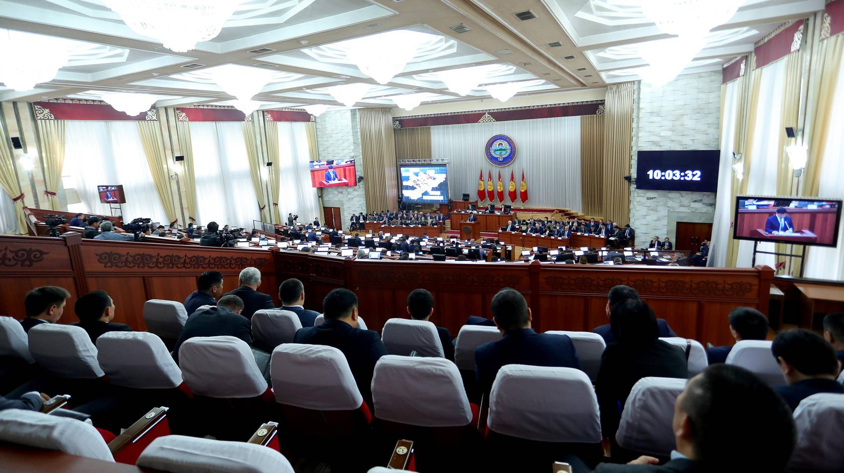 Заседание Парламента Киргизии