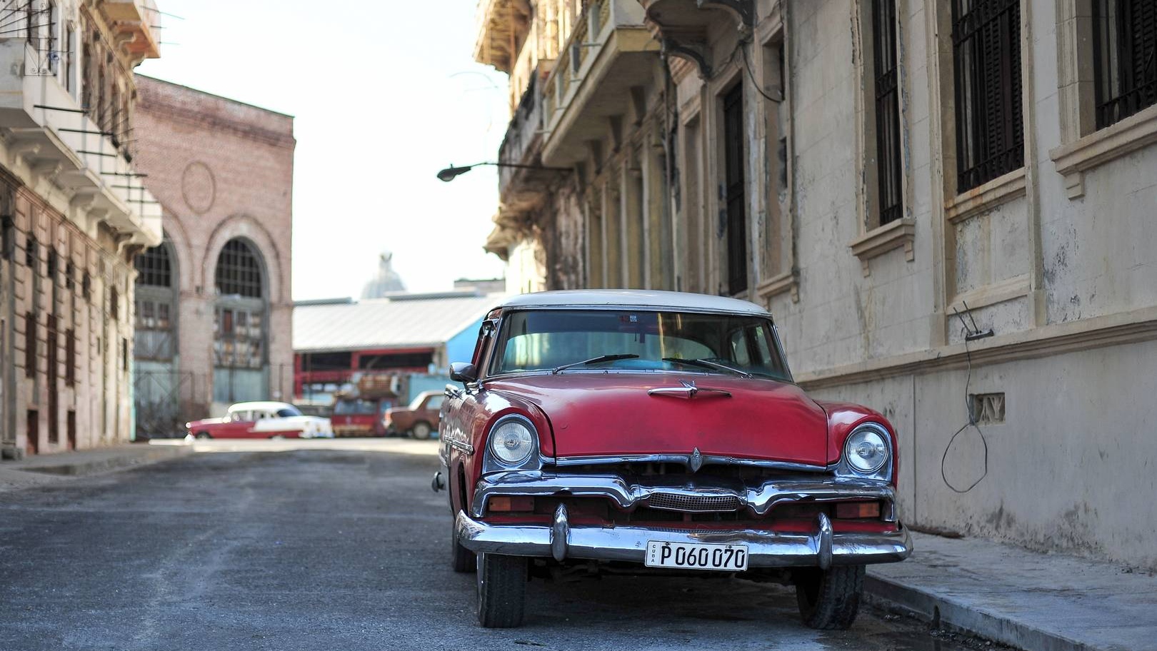 Автомобиль на улице Гаваны. Куба
