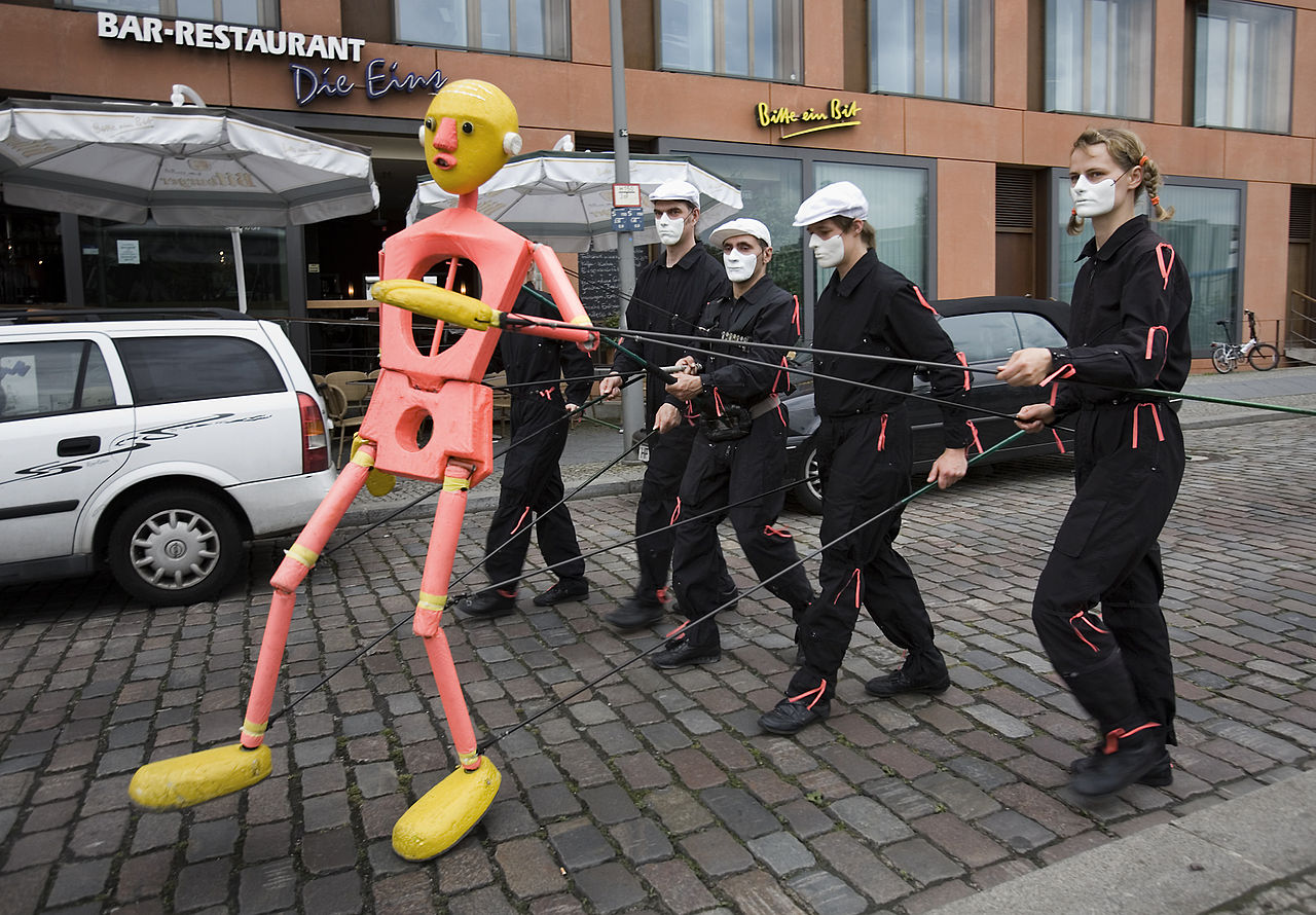 Большая марионетка