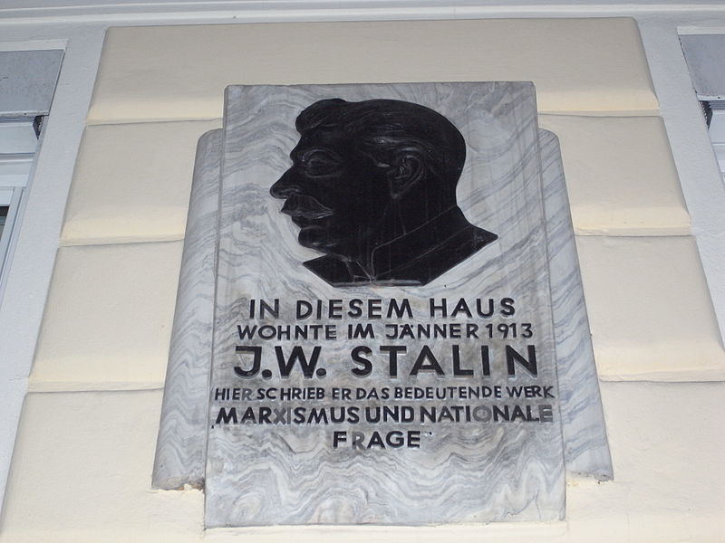 Вена. Мемориальная доска И. В. Сталину [cc]