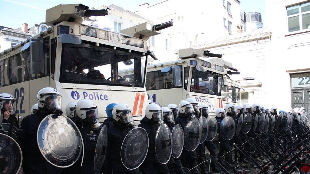 Полиция Брюсселя с водометами