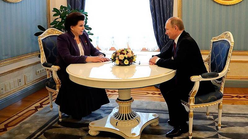 Президент России встретился с В.Терешковой