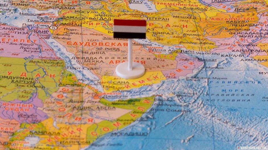 Йемен с флагом на карте мира