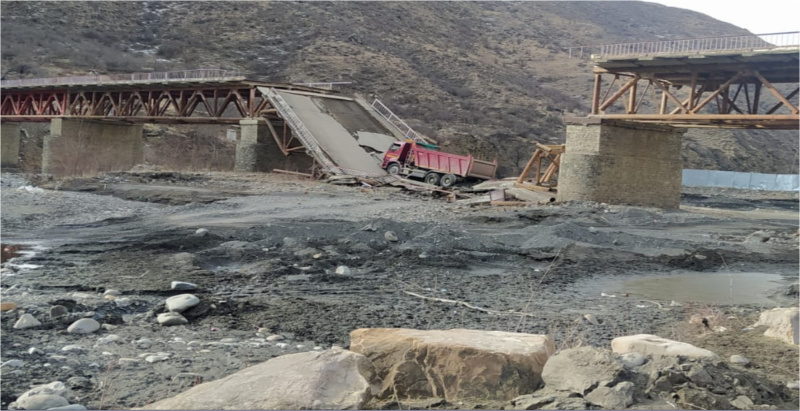 Обрушение моста в Шамильском районе.