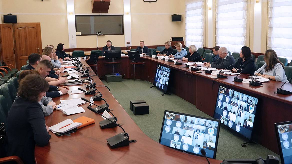 Заседание Комиссии по делам несовершеннолетних в правительстве Калининградской области