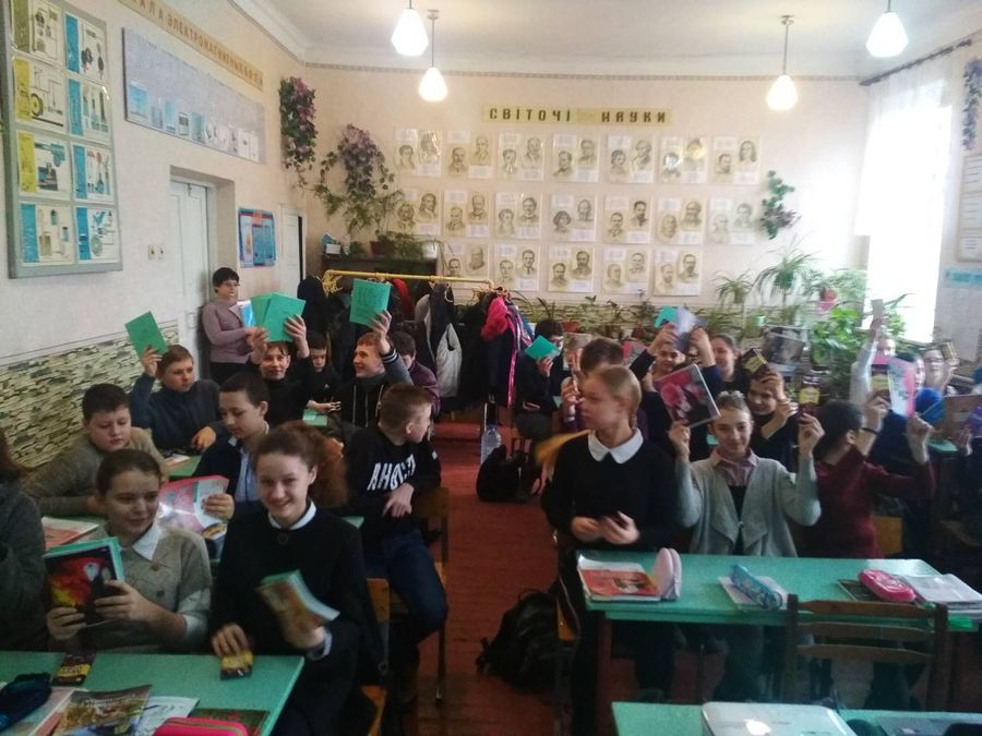 Урок, посвященный обороне Ленинграда, в школе № 11 Красного Луча