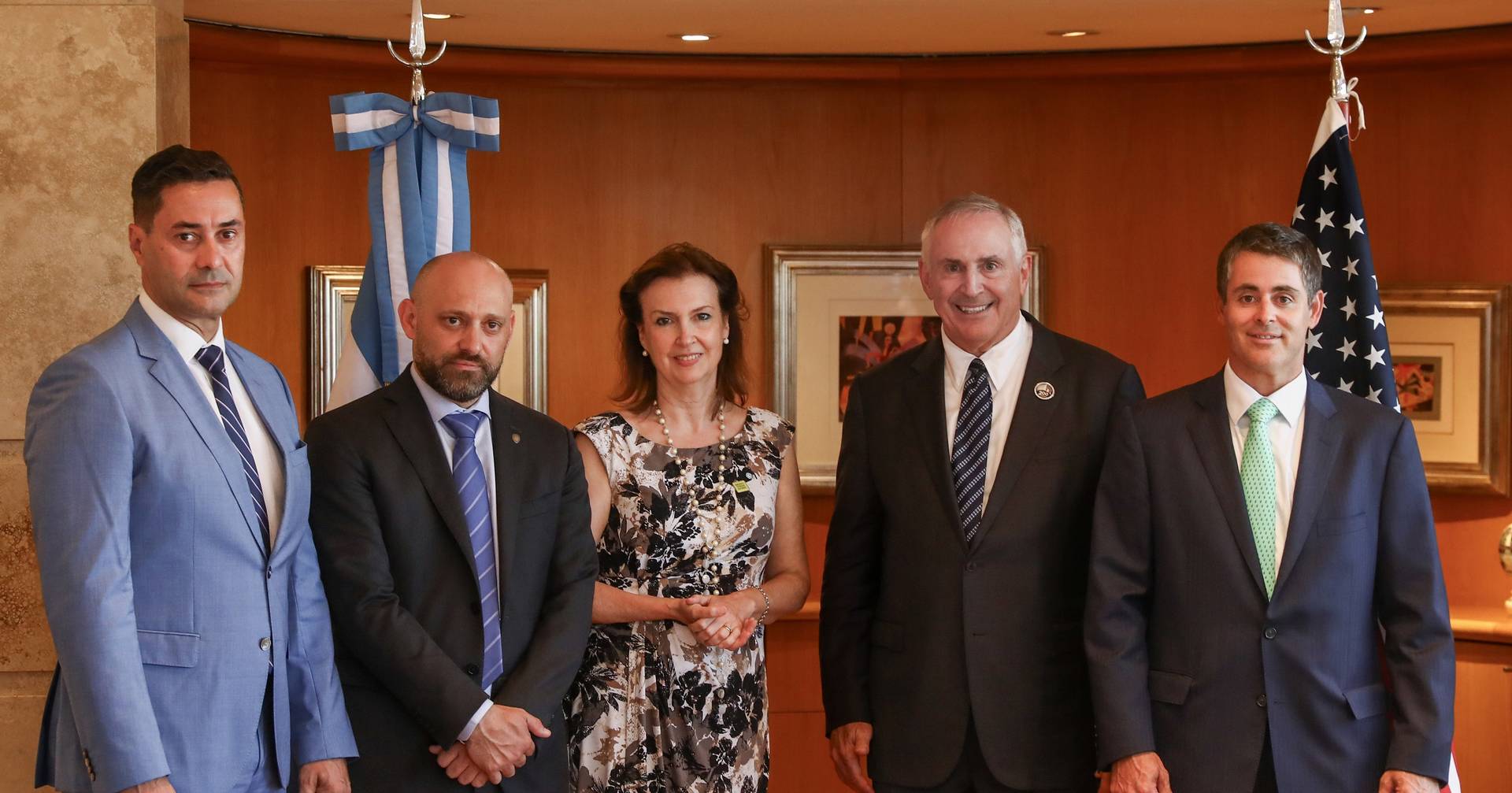 Встреча главы МИД Аргентины Дины Мондино с послом ОАЭ