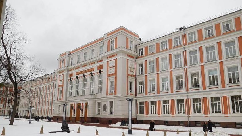 Главное здание Российского университета транспорта (МИИТ)