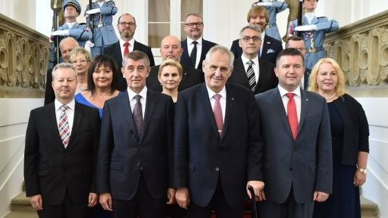 Новое правительство Андрея Бабиша с президентом Милошем Земеном