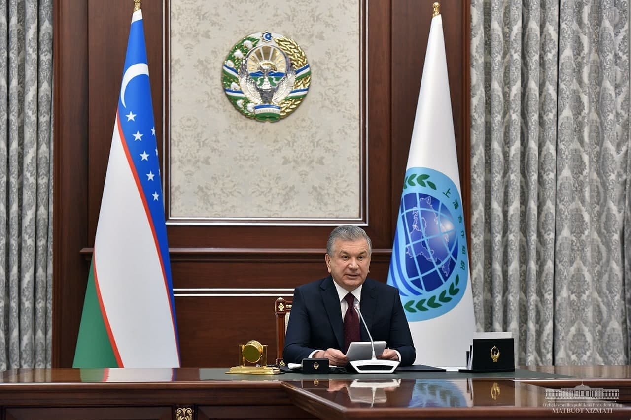 Президент Узбекистана Шавкат Мирзиёев на совещании глав государств-членов ШОС