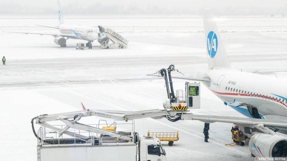 Снегопад в аэропорту