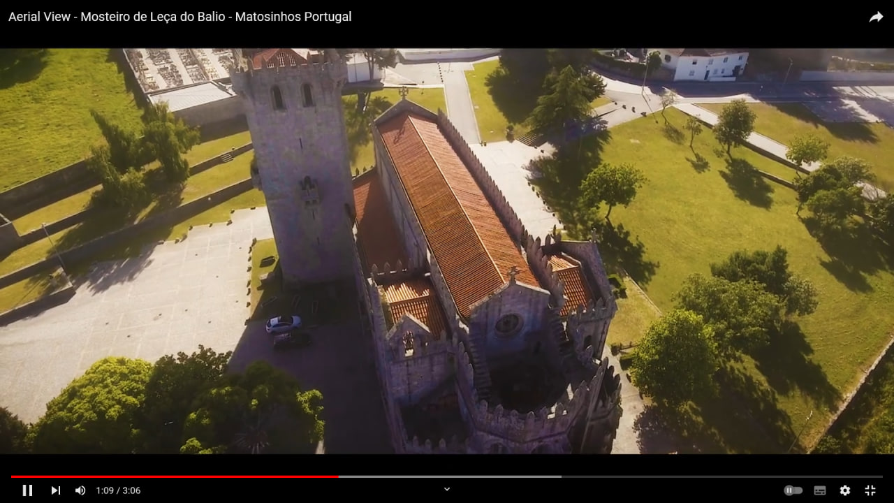 Цитата из видео «Aerial View — Mosteiro de Leça do Balio — Matosinhos Portugal» пользователя PhantomPT, youtube.com