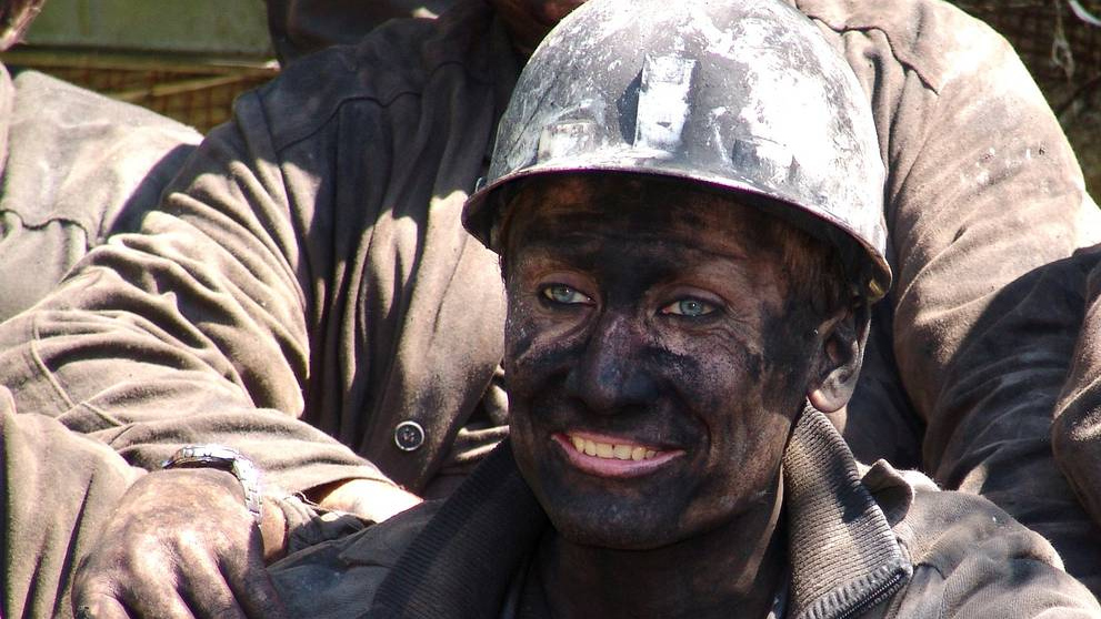 Радостный шахтер