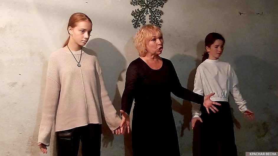 Выступление детей в укрытии в Севастополе