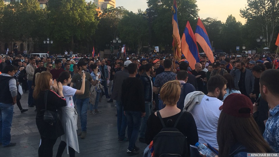 Митингующие. Ереван