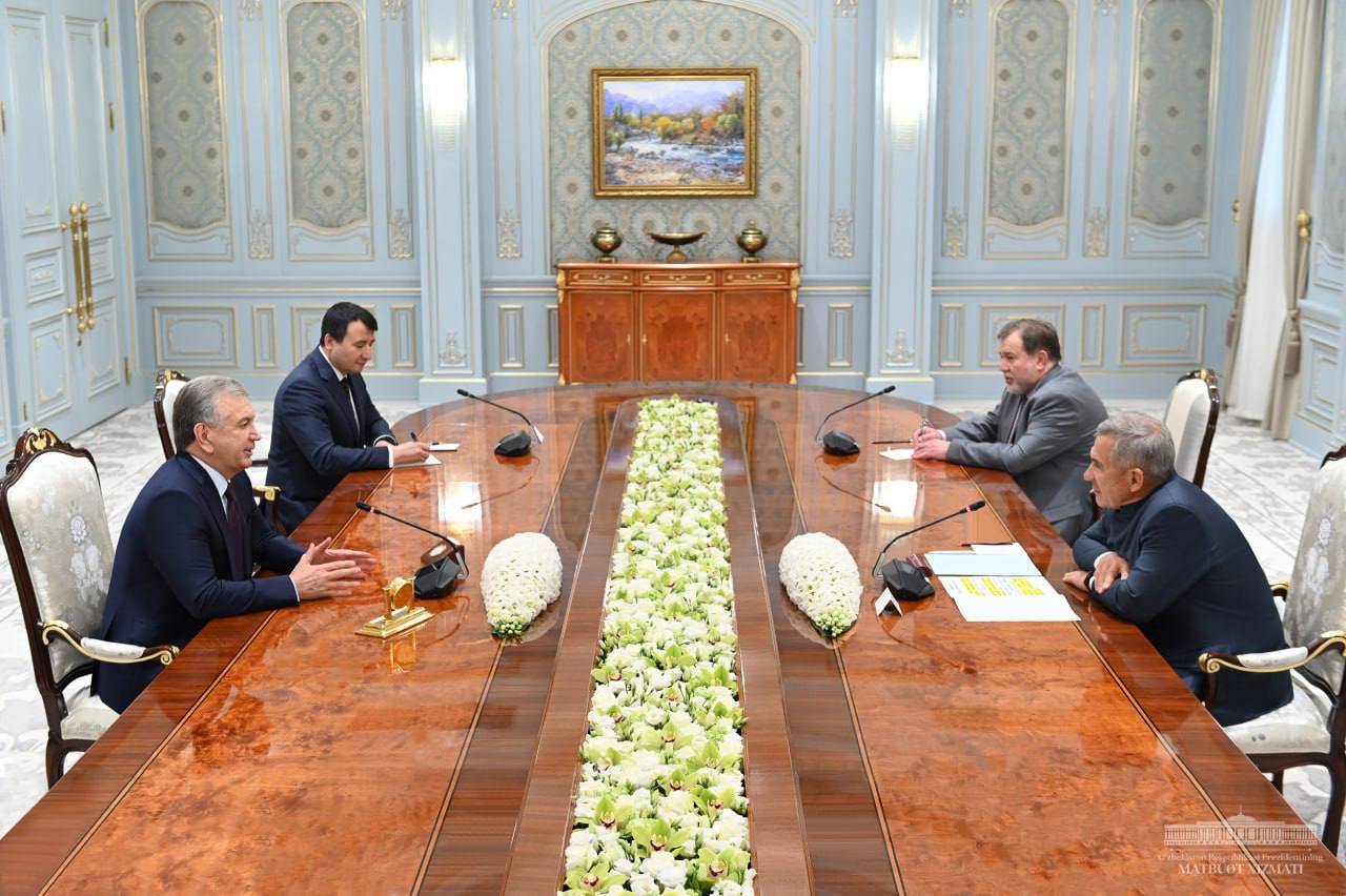 Переговоры президента Узбекистана Шавката Мирзиёева и главы Татарии Рустама Минниханова