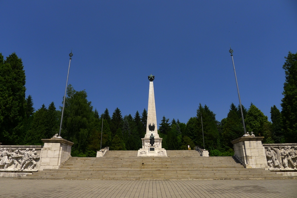 Памятник советским воинам-освободителям в городе Свиднике