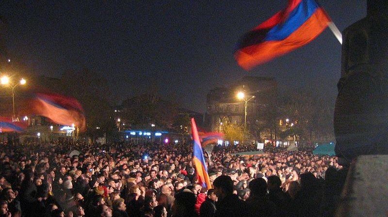 Протесты в армении