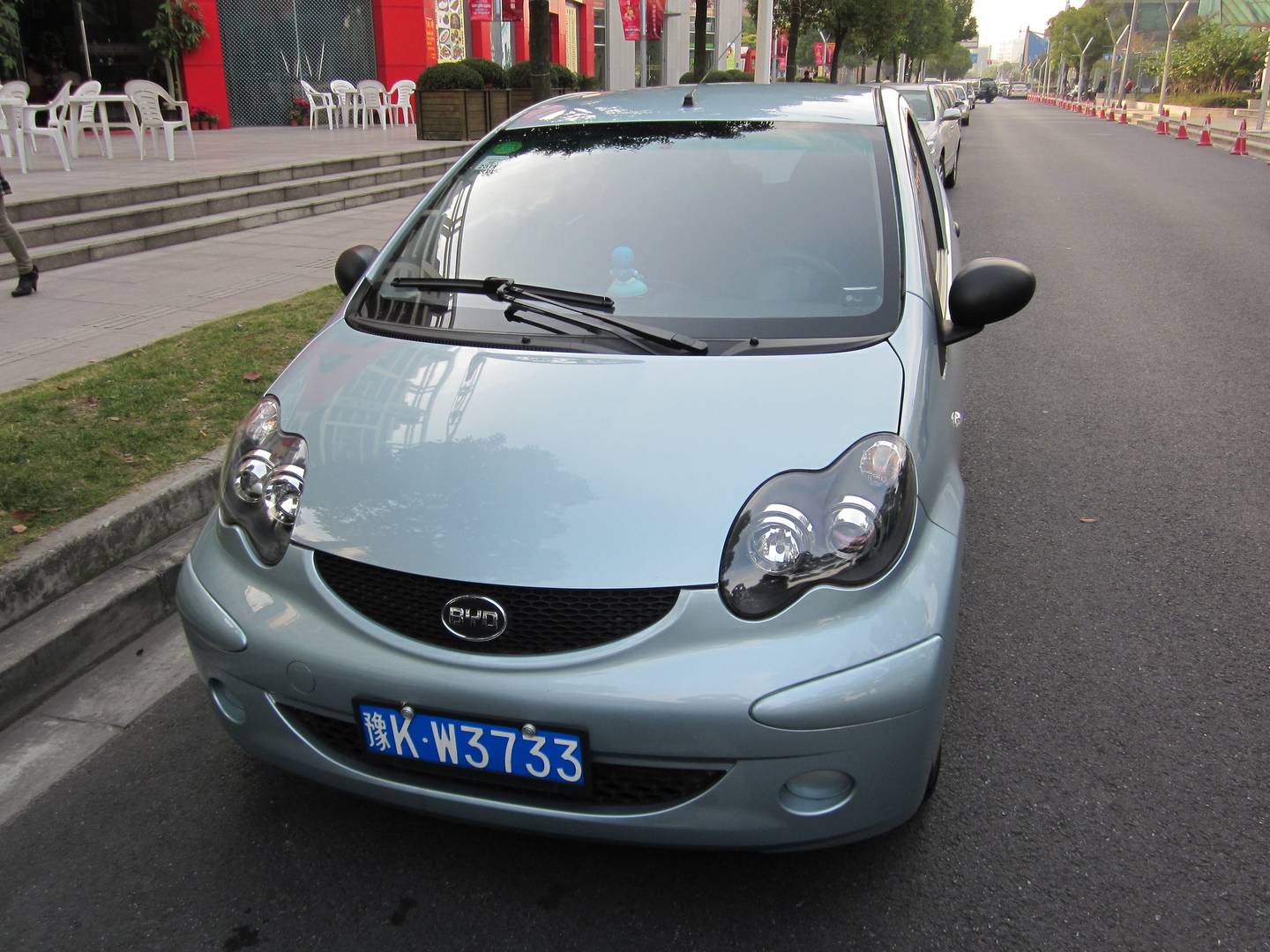 Автомобиль BYD