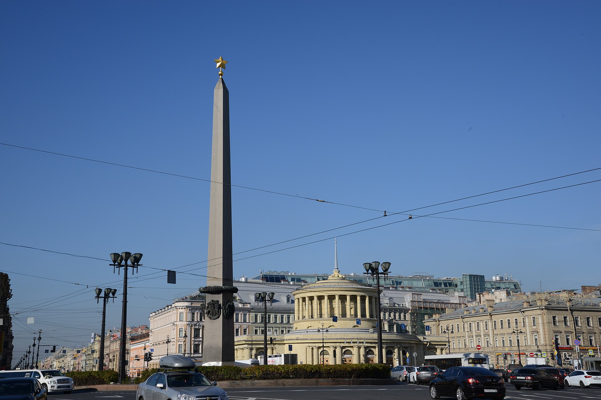 Площадь Восстания в Санкт-Петербурге