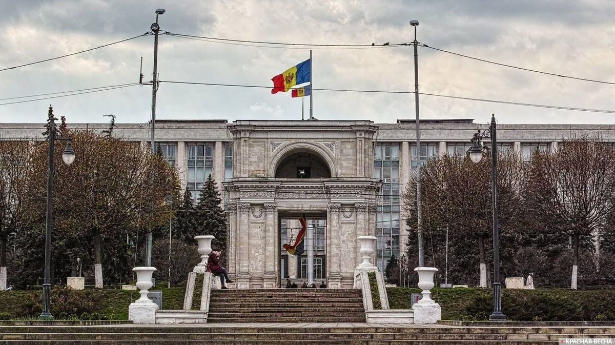 Триумфальная арка в Кишиневе. Молдавия