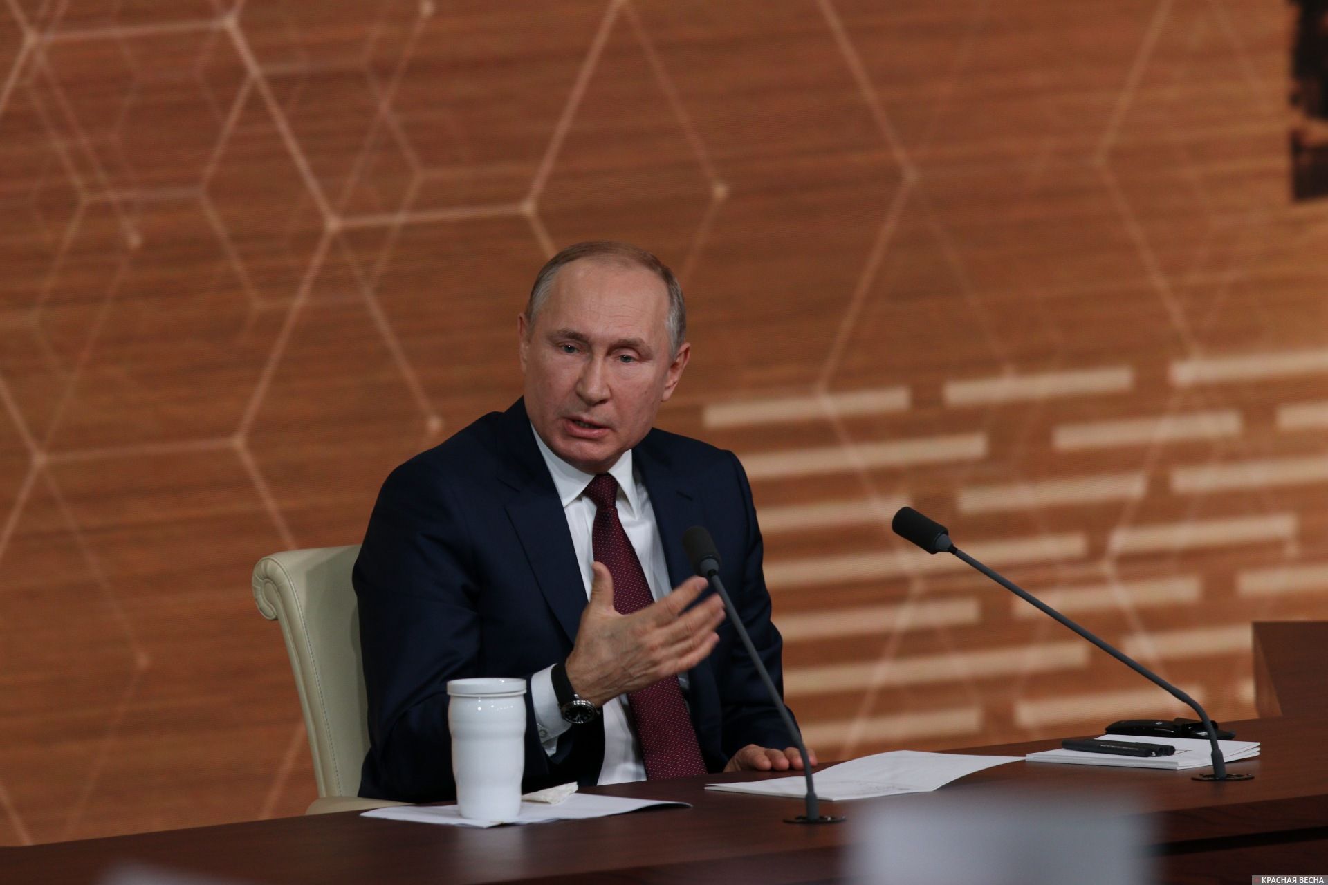Владимир Путин на пресс-конференции. 2019 год