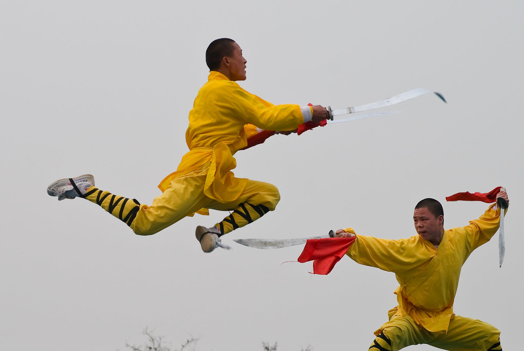 Выступление монахов монастыря Шаолинь